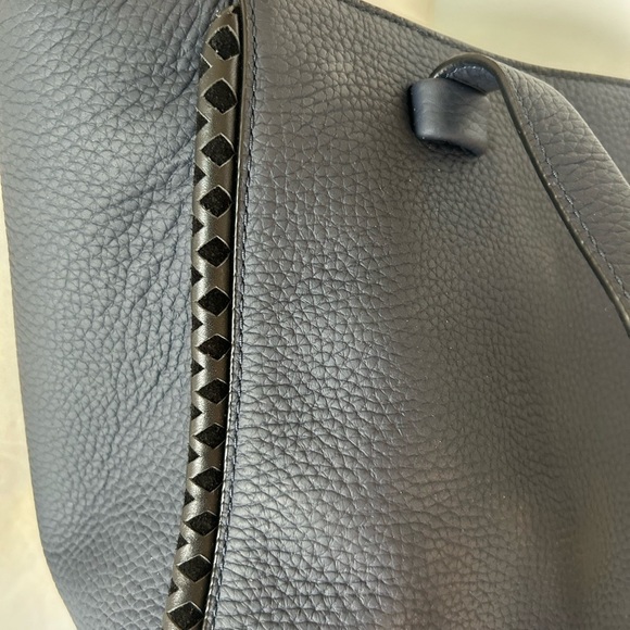 Kate Spade NWOT Large Navy Blue Pebble Leather Tote - Picture 2 of 11